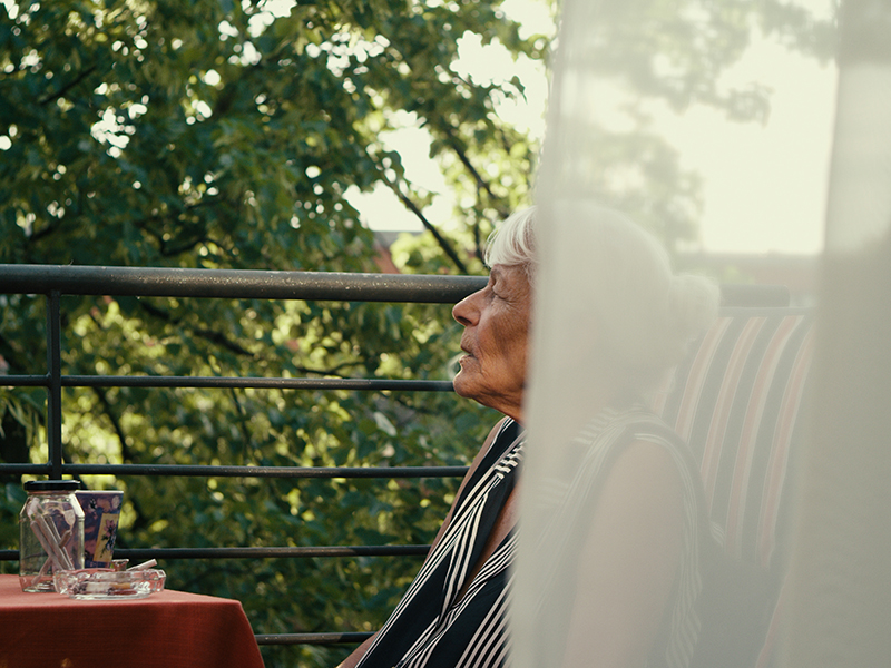 シュテルン、過激な90歳/Ms. Stern